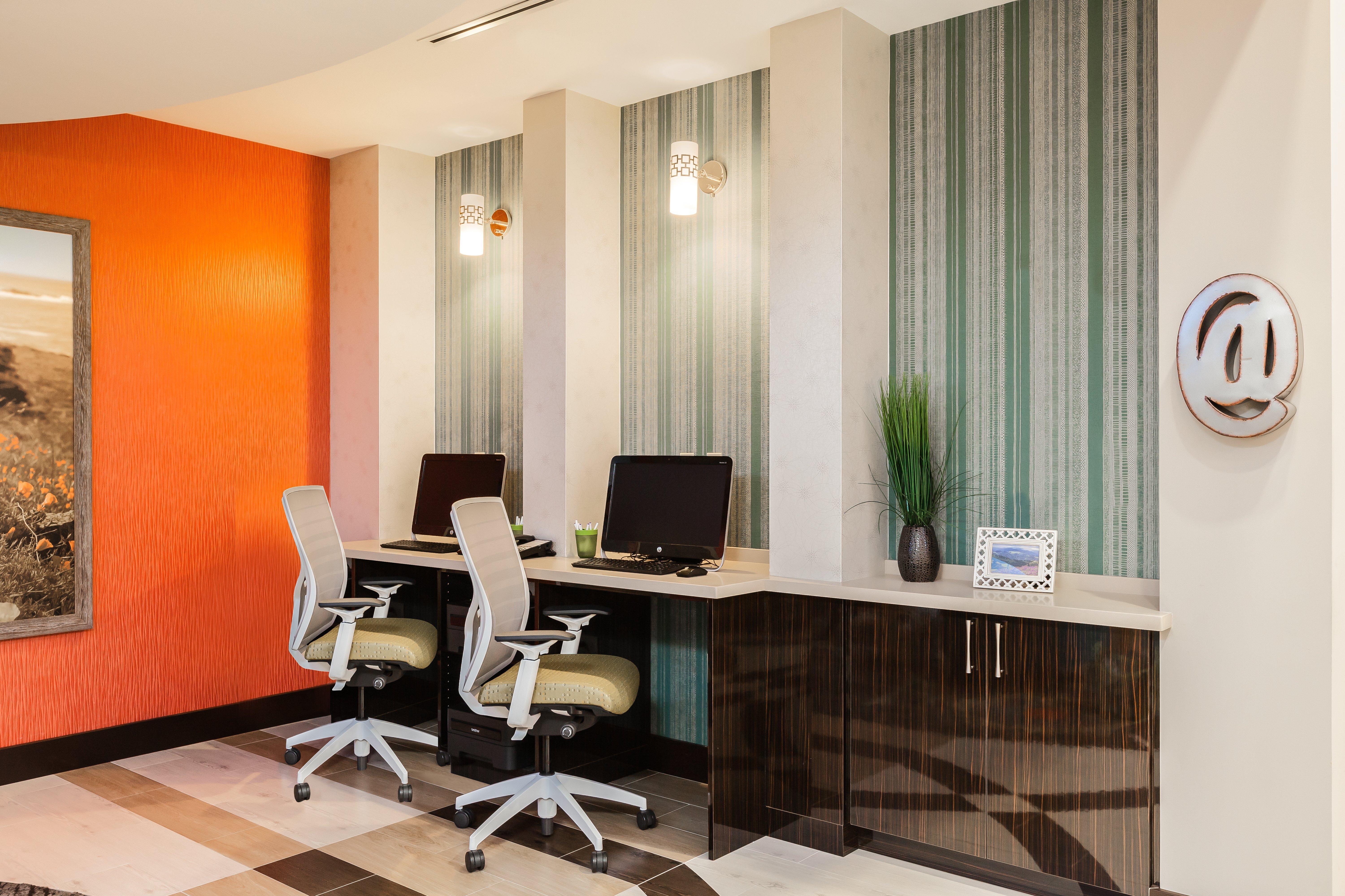 Holiday Inn Express & Suites Eureka By Ihg Eksteriør billede