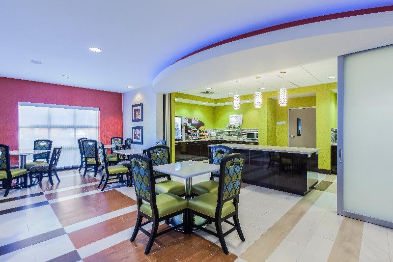 Holiday Inn Express & Suites Eureka By Ihg Eksteriør billede